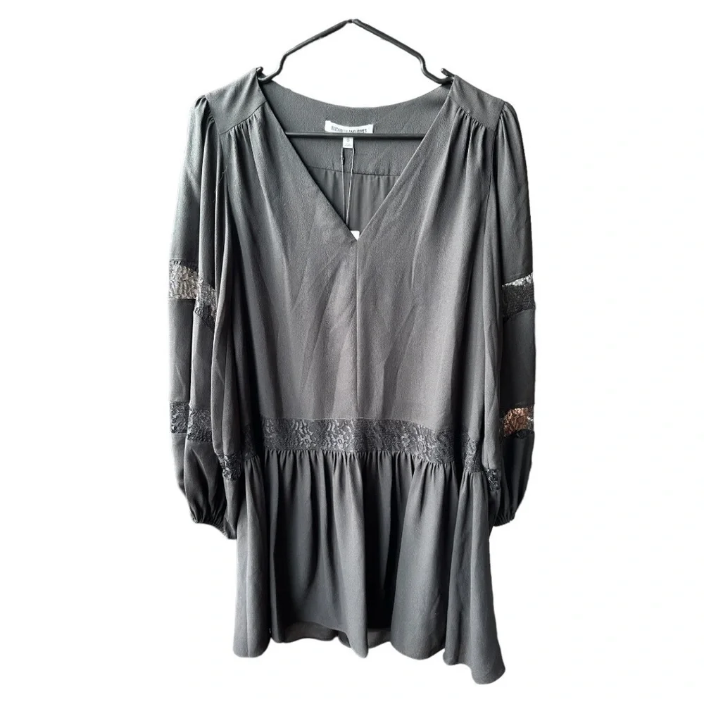 NWT Elizabeth & James dress
